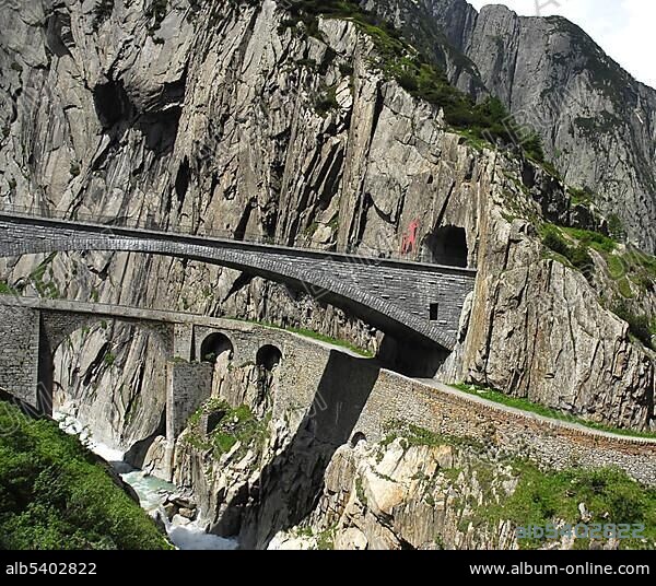 Teufelsbruecke, Devil's Bridge, historic bridge, Canton of Uri, Switzerland, Europe.