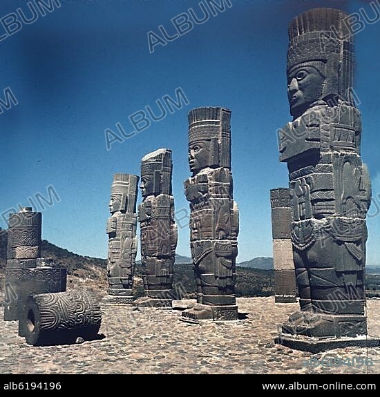 COLOSOS TOLTECAS - ATLANTES DE TULA.