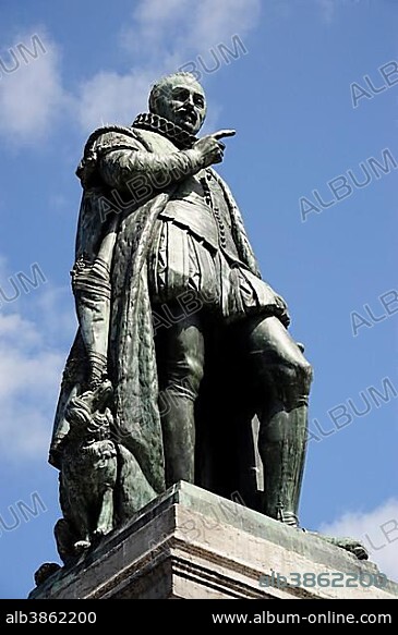 Statue of William of Orange, Willem I, on the Plein square, Den Haag, The Hague, Holland, Netherlands, Benelux, Europe.