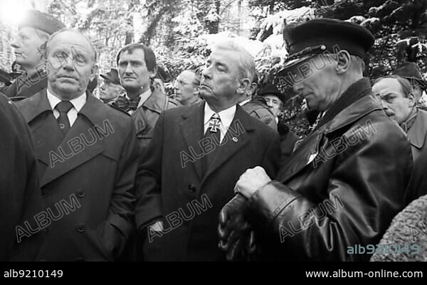 The funeral of Grand Admiral Karl Doenitz, a Hitler confidant who was convicted as a war criminal by the Nuremberg court martial, turned into a manifestation of Knight's Cross bearers, old and new Nazis. Aumuehle near Hamburg, 06.01.1981, Germany, Europe.