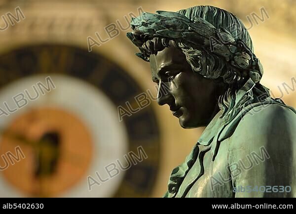 Statue, Schiller monument in Schillerplatz square, Stuttgart, Baden-Wuerttemberg, Germany, Europe.