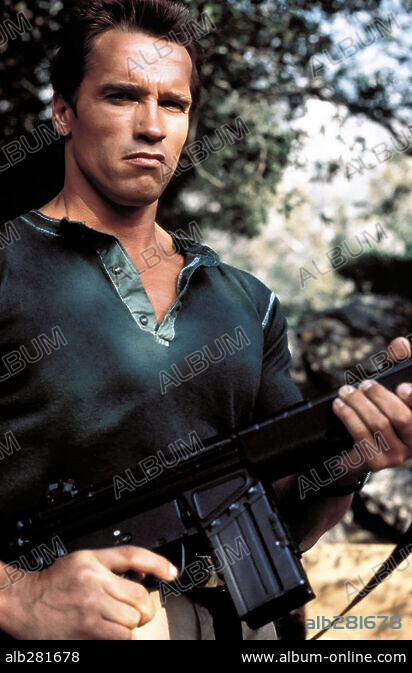 ARNOLD SCHWARZENEGGER in COMMANDO, 1985, directed by MARK L