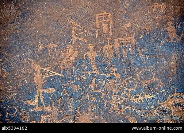 About 3000 year old rock paintings by Native Americans, Sand Island, near Bluff, North Utah, USA, North America.