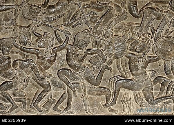 Section of the bas-relief in the West Gallery depicting scenes of the Battle of Kurukshetra from the Hindu epic Mahabharata, Angkor Wat Temple Complex, Angkor, Cambodia, Southeast Asia, Asia.