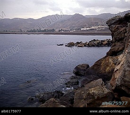 BAHIA DE PORTMAN CONTAMINADA POR RESIDUOS TOXICOS PROCEDENTES DE LAS MINAS.