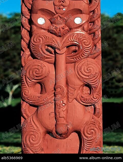 Maori wood carvings, Rotorua, North Island, New Zealand, Oceania.
