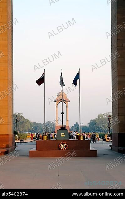 Amar Jawan Jyoti, the eternal flame at the India Gate, New Delhi, Delhi, Uttar Pradesh, North India, India, South Asia, Asia.