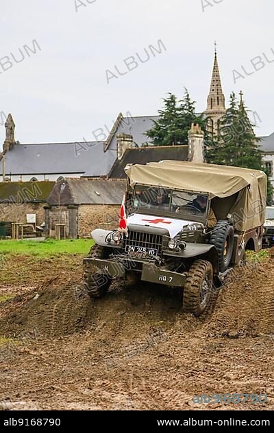 Dodge WC52 Truck, Weapons and Troop Carrier of the American Army in World War 2, here as an ambulance at a classic car meeting in Landernau, Departement Finistere Penn-ar-Bed, Region Bretagne Breizh France.