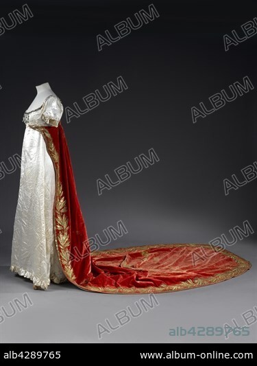 Ceremonial train of a dress that belonged to the Comtesse de Boigne. Velvet and gold threads embroidery. Collection Pierre-Jean Chalençon. Adélaïde Charlotte Louise Éléonore known as Adèle d'Osmond, who became comtesse de Boigne when she got married (Versailles, February 19, 1781 - Paris, May 10, 1866).