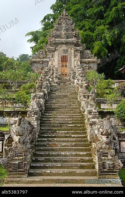 Balinese Hinduism, sanctuary, long stairs, temple tower, Pura Kehen temple, Bali, Indonesia, Southeast Asia, Asia.