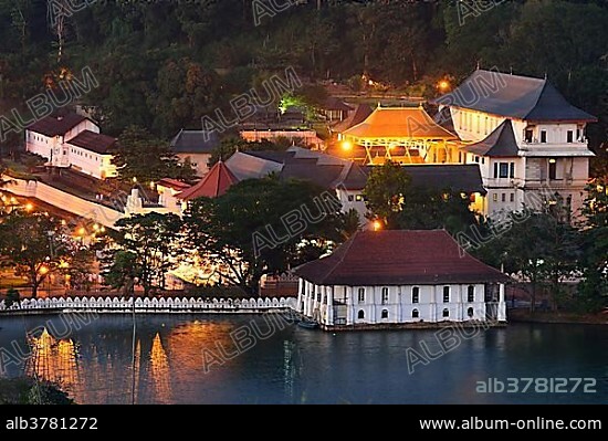 Buddhist shrine of Sri Dalada Maligawa, Temple of the Tooth, repository of the tooth relic of Buddha, Kandy, Central Province, Sri Lanka, Asia.