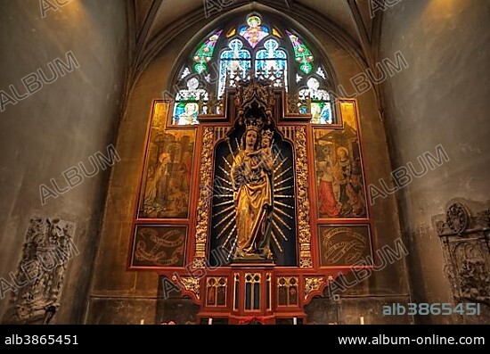 Marienkapelle, St. Mary's chapel with altarpiece, early 16th century, Basilica of St. Martin, Amberg, Upper Palatinate, Bavaria, Germany, Europe.