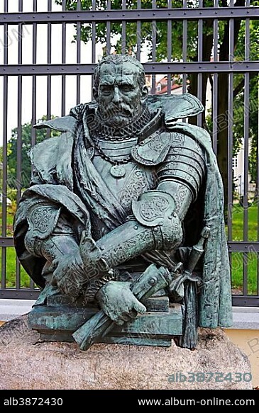Memorial to Rochus Graf zu Lynar, 1525 - 1596, castle square, Luebbenau, Spreewald, Brandenburg, Germany, Europe.