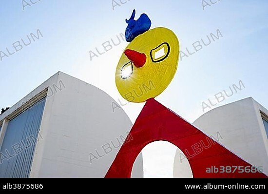 Sculpture on the roof of the Miró Museum, Fundació Joan Miró, Parc de Montjuïc, Barcelona, Catalonia, Spain, Europe.