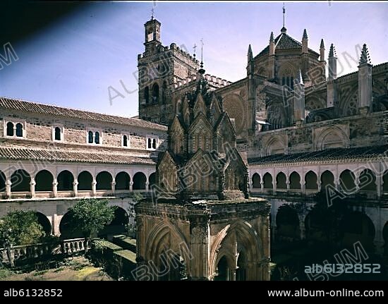 FRAY JUAN DE SEVILLA (SIGLO XV). CLAUSTRO MUDEJAR O DE LOS MILAGROS CON TEMPLETE MANDADO LEVANTAR POR FR YAÑEZ - 1389/1405 - ARQUITECTURA MUDEJAR.