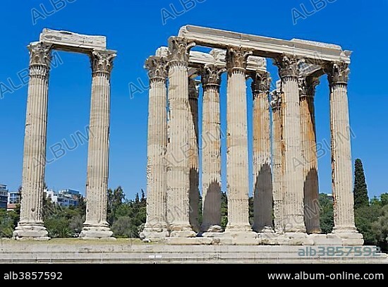 Ruins of Temple of Olympian Zeus, Athens, Greece, Europe.