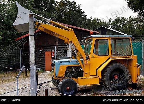 Excavator by Heinz-Josef Große at the former German-German border, escape vehicle, death strip, Kolonnenweg, Lochplattenweg, Grünes Band, Grenzweg, Werratal, Border Museum Schifflersgrund, Asbach-Sickenberg, Eichsfeld County, Thuringia, Deutsc.
