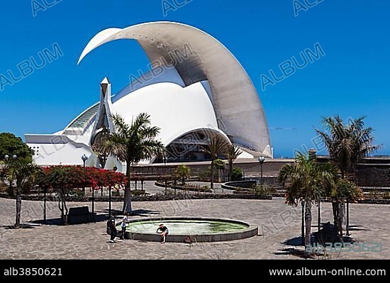 Auditorio de Tenerife, concert hall designed by Santiago Calatrava, Santa Cruz de Tenerife, Tenerife, Canary Islands, Spain, Europe.