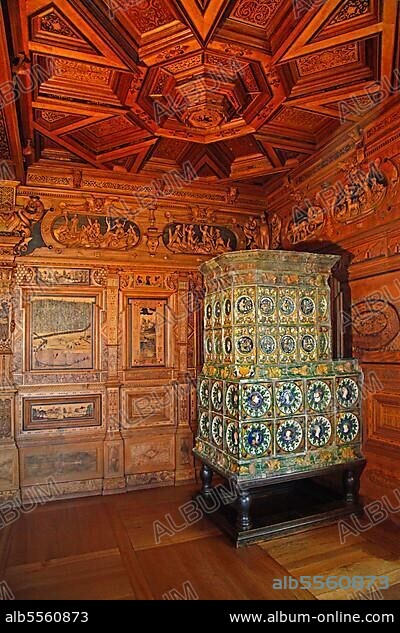 Fürstenbau der Veste Coburg, hunting inlay room, built between 1825 and 1840, coffered ceiling, wooden inlays, late Renaissance, Nuremberg tiled stove, c. 1540, Coburg, Upper Franconia, Bavaria, Fürstenbau, Germany, Europe.