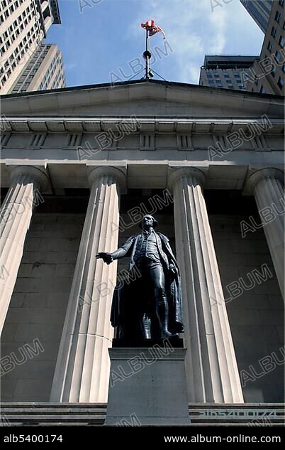 George Washington Monument in front of Federal Hall, Wall Street, Financial District, Manhattan, New York City, NYC, New York, United States of America, USA, North America.