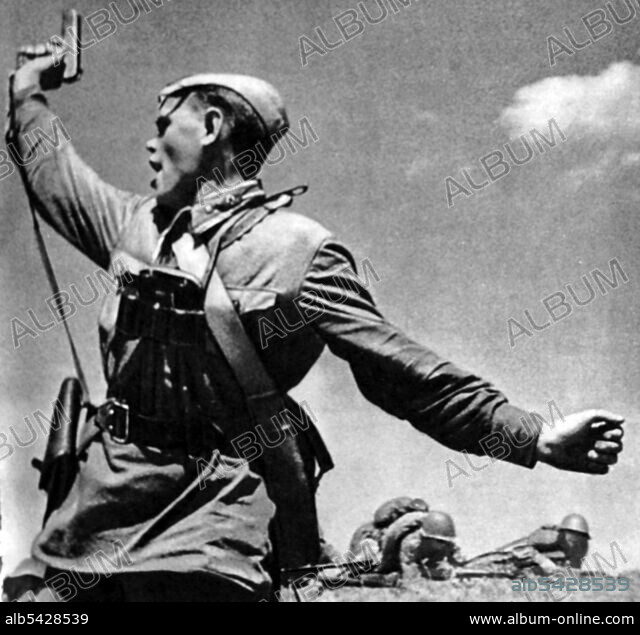 3052 軍人 軍服 戦時白黒写真 昭和レトロ② Kombat. Black-and-white photograph by the Soviet