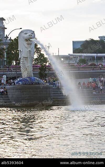 Merlion, a statue with the head of a lion and the body of a fish, the landmark of Singapore, Singapore, Southeast Asia, Asia.
