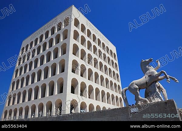Palazzo della Civilta Italiana, Palast der italienischen Zivilisation, auch Palazzo della Civilta del Lavoro, Colosseo quadrato, Esposizione Universale di Roma, Weltausstellung Rom, EUR, Italien.