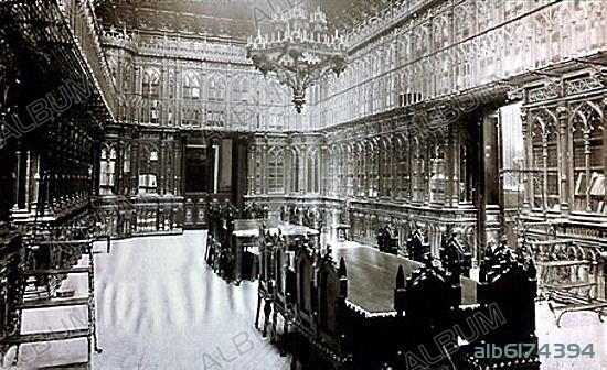 SALA DE LECTURA DE LA BIBLIOTECA DEL SENADO CONSTRUIDA EN 1882 EN HIERRO FORJADO EN ESTILO NEOGOTICO INGLES.