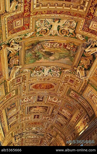 Ceiling, Gallery of Maps, Vatican Museums, historic city centre, Vatican City, Italy, Europe.