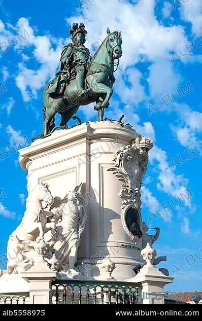 Praca do Comercio and equestrian statue of King José I, Baixa, Lisbon, Portugal, Europe.