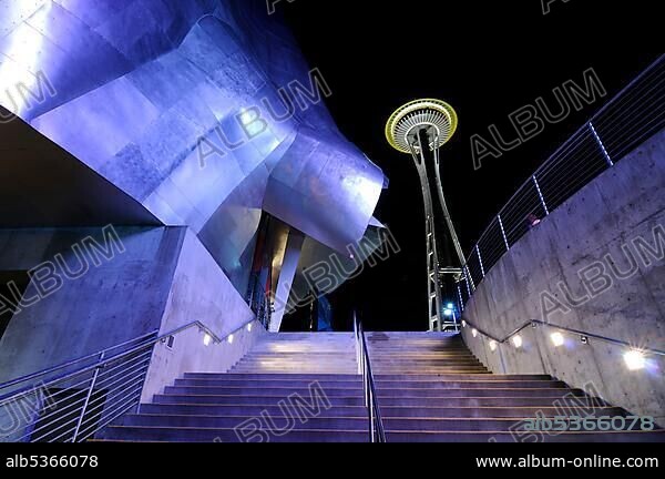 Space Needle next to the building of the Experience Music Project, EMP, and the Science Fiction Museum, SFM, Seattle center, night shot, Seattle, U.S state of Washington, USA, North America.