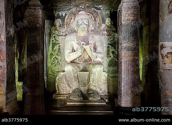 Cave 16, Ajanta Caves, UNESCO World Heritage site, Aurangabad district, Maharashtra, India, Asia.