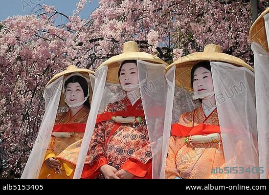 Japanese women in costumes from the Heian period, procession participants, Hirano Shrine, Kyoto, Japan, East Asia, Asia.