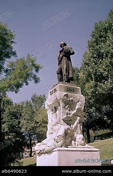 MARIANO BENLLIURE Y GIL. ESCULTURA FRANCISCO DE GOYA SITUADA FRENTE A LA FACHADA NORTE DEL MUSEO DEL PRADO - 1902 - FOTO AÑOS 70.