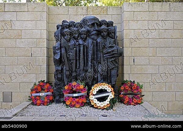 Janusz Korczak and the Ghetto Children, bronze sculpture by Boris Saktsier on the grounds of Yad Vashem Holocaust Memorial, Jerusalem, Israel, Middle East, Western Asia, Asia.