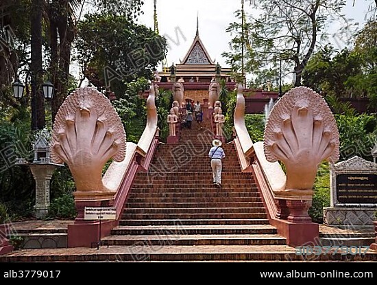 Seven Headed Naga at the entrance to Wat Phnom, Phnom Penh, Cambodia, Asia.
