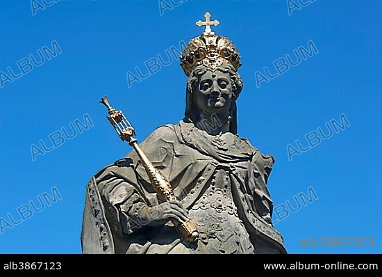 Detail of the statue Empress Kunigunde with crown and scepter, lower bridge, Bamberg, Upper Franconia, Bavaria, Germany, Europe.