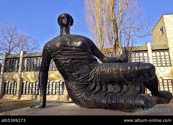 Henry Moore, Grosse Liegende, 1957, in front of the Neue Pinakothek, art museum, Munich, Bavaria, Germany, Europe.