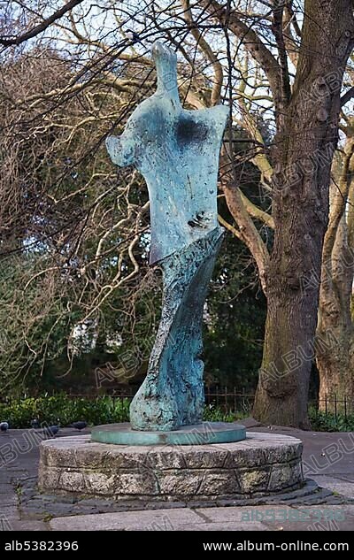 The Yeats memorial garden with a sculpture by Henry Moore, St Stephen's Green, Dublin, Ireland, Europe.