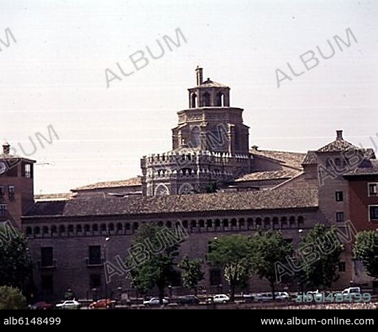 EXT-CIMBORRIO CON LINTERNA DESDE EL RIO-ARQUITECTURA MUDEJAR S XIV/XV.