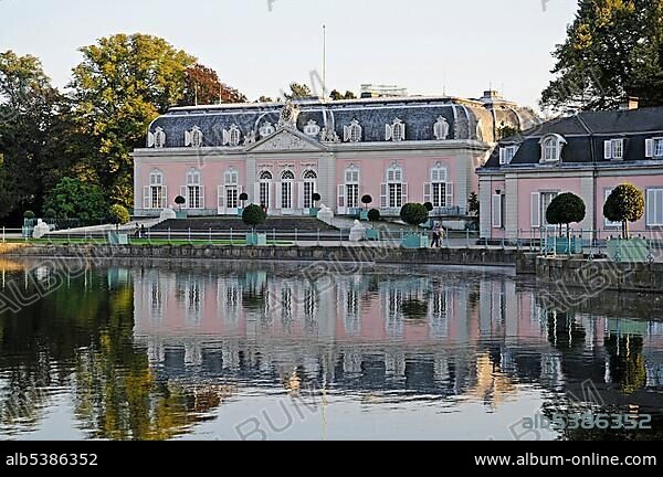 Museum, lake, pond, Schloss Benrath castle, Dusseldorf, Rhineland, North Rhine-Westphalia, Germany, Europe.