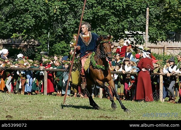 Medieval games during the Landshut Wedding historical pageant, Landshut, Lower Bavaria, Bavaria, Germany, Europe.