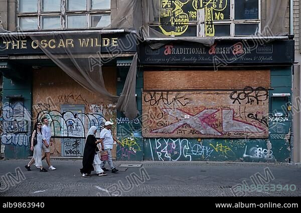 Germany, Berlin, 19.08.2023, closed restaurant Oscar Wilde, Friedrichstraße, Europe.