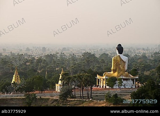 Seated Buddha statue, Maha Bodhi Ta Htaung, Monywa, Sagaing Region, Myanmar, Asia.