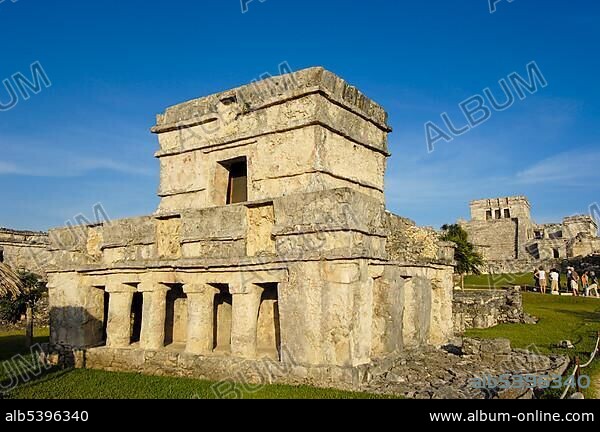 The castle, El Castillo, Mayan ruins of Tulum, 1200-1524, Tulum, Quintana Roo state, Mayan Riviera, Yucatan Peninsula, Mexico, Central America.