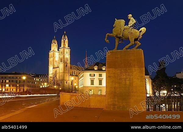 Statue of former mayor Hans Waldmann, Grossmuenster Church behind, night shot, Zuerich, Switzerland, Europe.