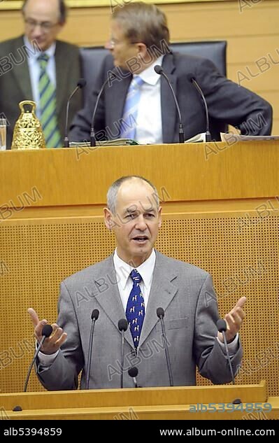 Rudolf KOEBERLE, Political Undersecretary during a speech, behind Peter Straub, President of the Landtag, German state legislative assembly, Baden-Wuerttemberg, Germany, Europe.