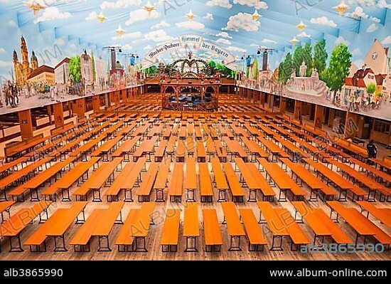 Construction of Hacker Bräu marquee, Oktoberfest 2017, Theresienwiese, Munich, Upper Bavaria, Bavaria, Germany, Europe.
