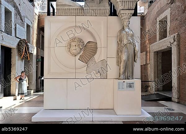 Reconstruction of the attic of the portico to the Forum of Augustus with the head of Jupiter Ammon, a Caryatid and marble architectural fragments, Museum of the Imperial Forum, Museo dei Fori Imperiali, Trajan's Market, Rome, Lazio, Italy, Europe.