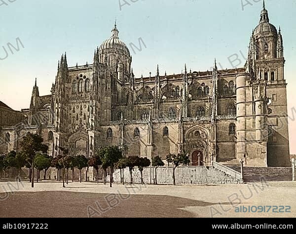 The new cathedral of Salamanca, Catedral Nueva de Santa María del Asedio, Spain, around 1890, Historical, digitally restored reproduction from a 19th century original, Europe.